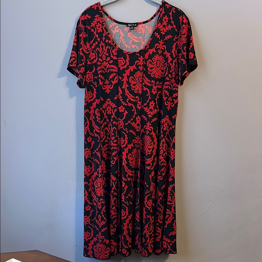 Sami & Jo Red and Black Scoop Neck Midi Sundress